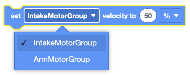 Diagrama que ilustra los bloques de control de velocidad del motor para VEXcode VR en el V5RC Virtual Skills Spin Up Playground.